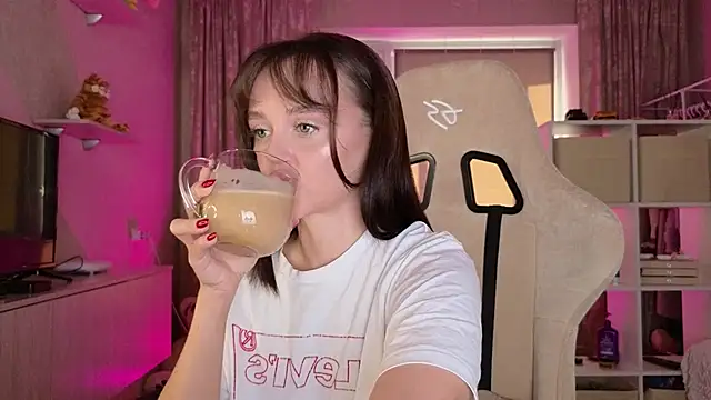 Katy perry  online show from 15, 3, 2025