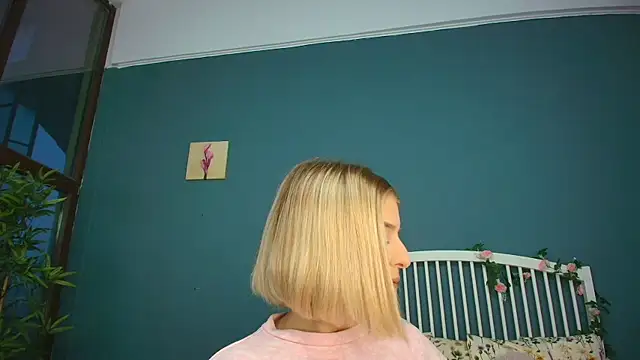 Snapshot of AlicePirs chatting on 10, 10, 2025 AlicePirs online show from 10, 10, 2025