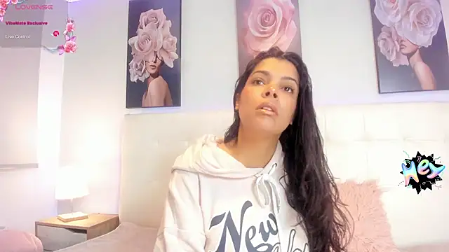 Snapshot of Sweetdreamses_ chatting on 3, 2, 2025 Sweetdreamses online show from 3, 2, 2025