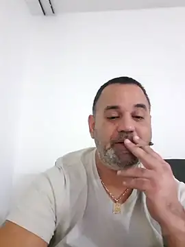 Snapshot of your_man85 chatting on 22, 2, 2025 your man85 online show from 22, 2, 2025