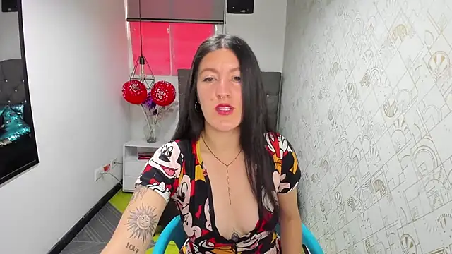 LiaCooper  online show from 5, 3, 2025