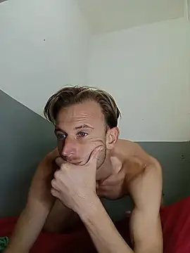 Snapshot of aquilesmade chatting on 5, 11, 2025 aquilesmade online show from 5, 11, 2025