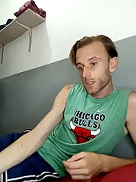 Snapshot of aquilesmade chatting on 6, 11, 2025 aquilesmade online show from 6, 11, 2025