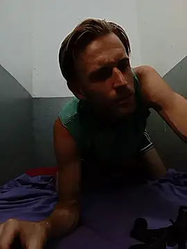 Snapshot of aquilesmade chatting on 9, 11, 2025 aquilesmade online show from 9, 11, 2025