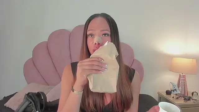 Snapshot of Nicole_Paradise chatting on 27, 10, 2025 Nicole Paradise online show from 27, 10, 2025