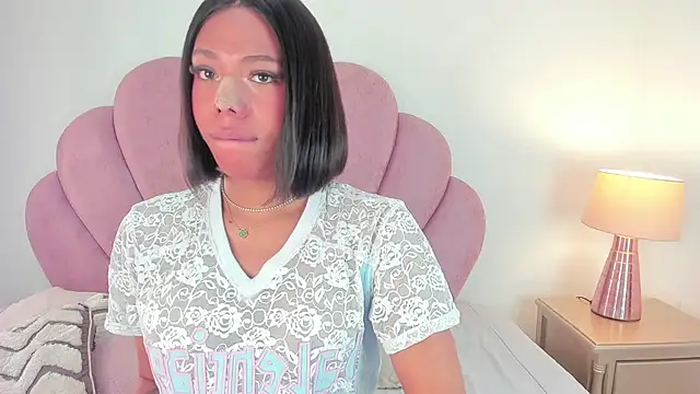 Snapshot of Nicole_Paradise chatting on 5, 11, 2025 Nicole Paradise online show from 5, 11, 2025