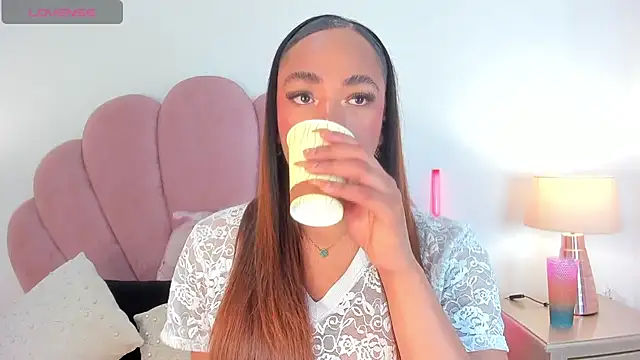 Nicole Paradise online show from 2, 2, 2026