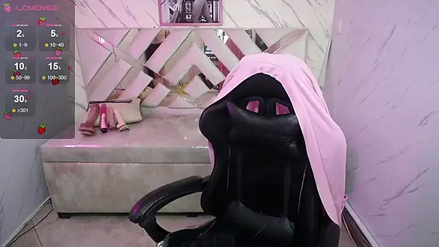 Snapshot of Paula_b_ chatting on 23, 9, 2025 Paula b online show from 23, 9, 2025