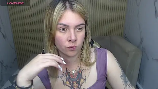 Snapshot of Paula_b_ chatting on 25, 6, 2026 Paula b online show from 25, 6, 2026