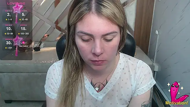 Snapshot of Paula_b_ chatting on 27, 6, 2026 Paula b online show from 27, 6, 2026