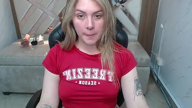Snapshot of Paula_b_ chatting on 11, 7, 2026 Paula b online show from 11, 7, 2026