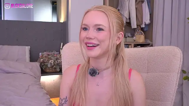 LexieLoree online show from 20, 7, 2026