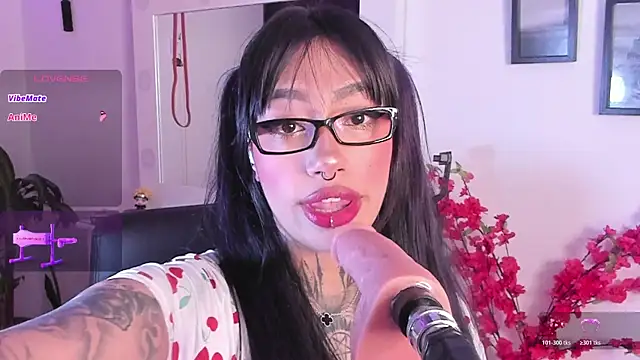 Snapshot of Akari1_Mischief chatting on 17, 4, 2026 Akari1 Mischief online show from 17, 4, 2026