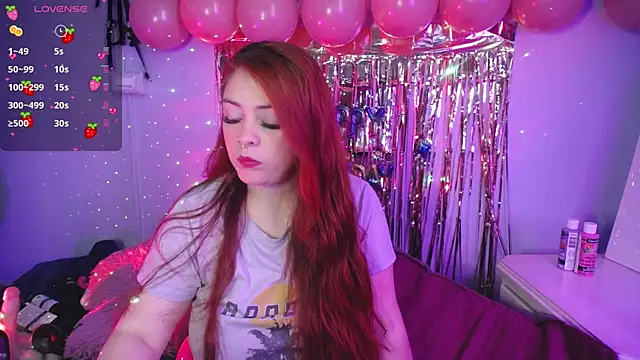 Snapshot of Layna_cold chatting on 8, 2, 2025 Layna cold online show from 8, 2, 2025