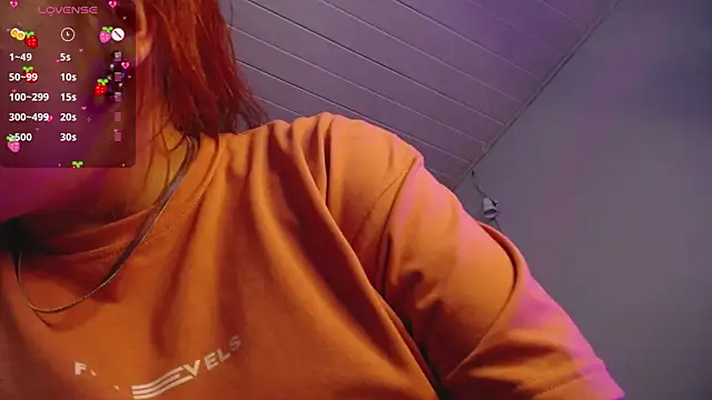 Snapshot of Layna_cold chatting on 18, 2, 2025 Layna cold online show from 18, 2, 2025