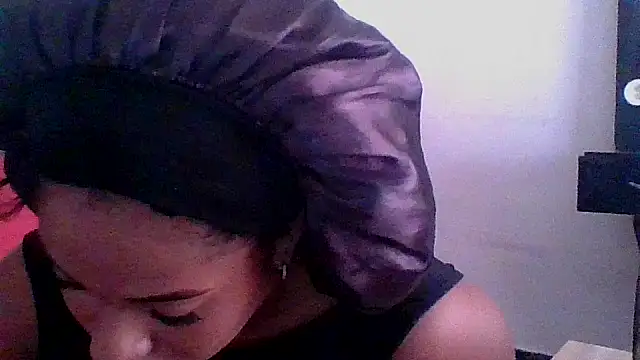 Snapshot of Kitra_New chatting on 17, 12, 2025 Kitra New online show from 17, 12, 2025