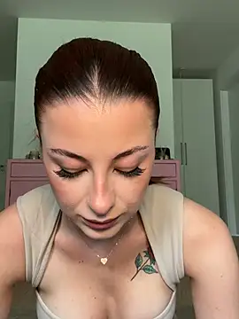 Mia-Minou online show from 4, 7, 2026