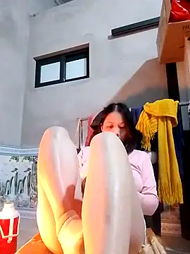 Snapshot of Aninyin22 chatting on 9, 2, 2025 Aninyin22 online show from 9, 2, 2025