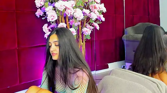 Snapshot of Alexxa chatting on 31, 10, 2025 Alexxa online show from 31, 10, 2025