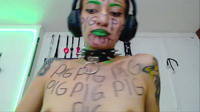 Eloise-brown online show from 6, 2, 2025