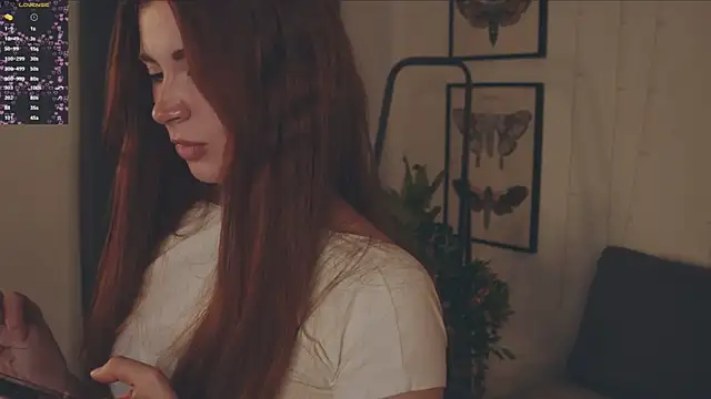 Freckle Diyana online show from 14, 10, 2025