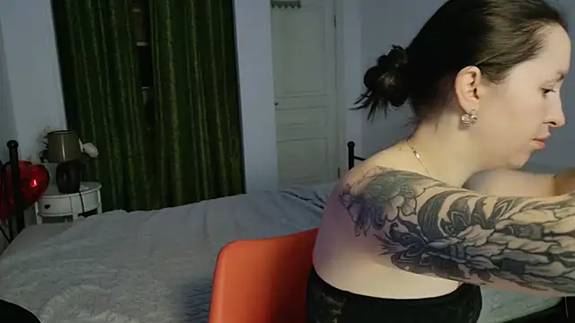 VioletCatt online show from 7, 4, 2026