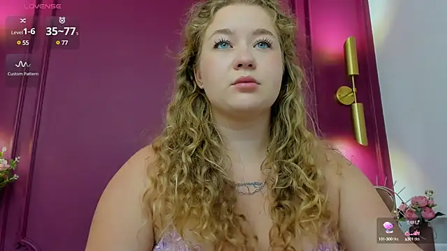 Snapshot of CassieRide chatting on 8, 2, 2025 CassieRide online show from 8, 2, 2025