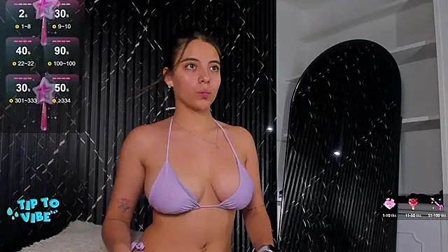 Snapshot of _noahjones chatting on 18, 12, 2024  noahjones online show from 18, 12, 2024