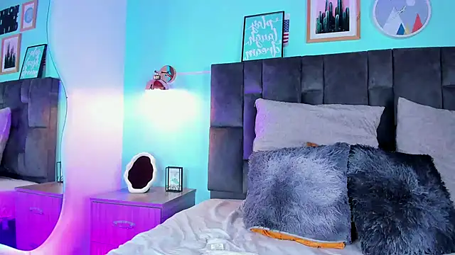 AmyPalmmer online show from 8, 3, 2025