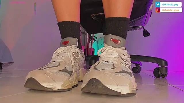 charlotte  grey online show from 22, 9, 2025