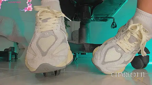 charlotte  grey online show from 27, 2, 2026