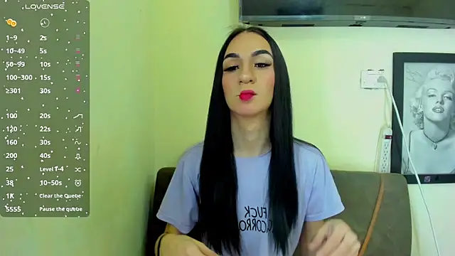 Mia thompson 19 online show from 25, 12, 2024