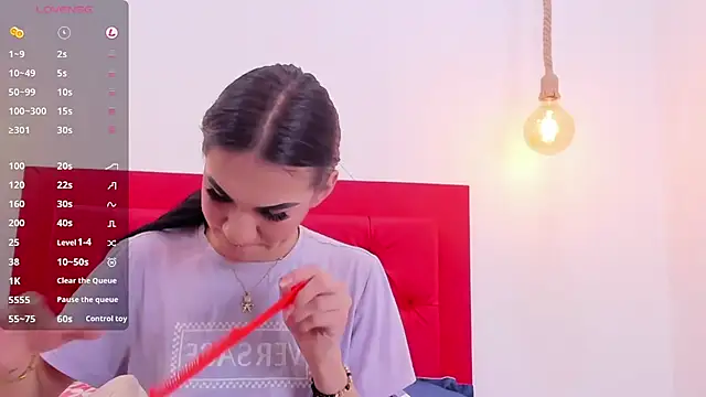 Mia thompson 19 online show from 10, 1, 2025