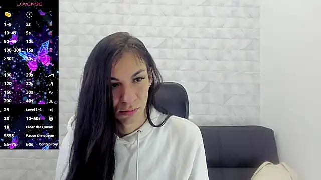 Mia thompson 19 online show from 8, 2, 2025