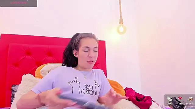 Mia thompson 19 online show from 20, 2, 2025