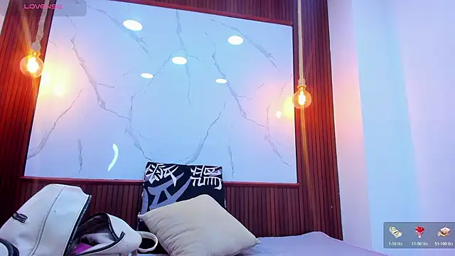 Mia thompson 19 online show from 6, 3, 2026