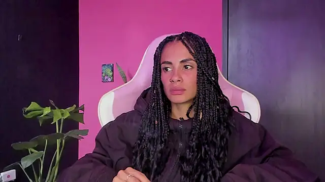 Juanadearco5 online show from 6, 12, 2024