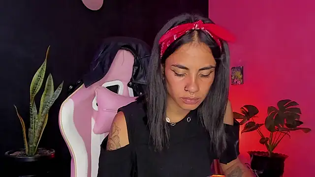 Juanadearco5 online show from 4, 2, 2025