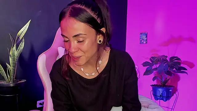 Juanadearco5 online show from 28, 2, 2025