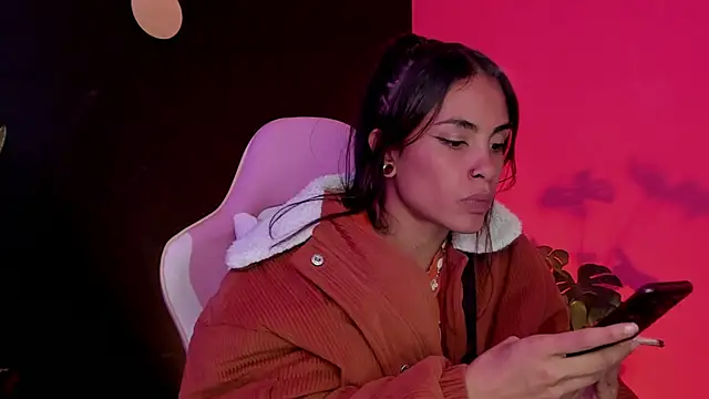 Juanadearco5 online show from 13, 3, 2025