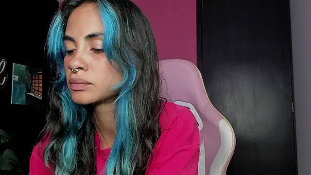 Juanadearco5 online show from 4, 12, 2025