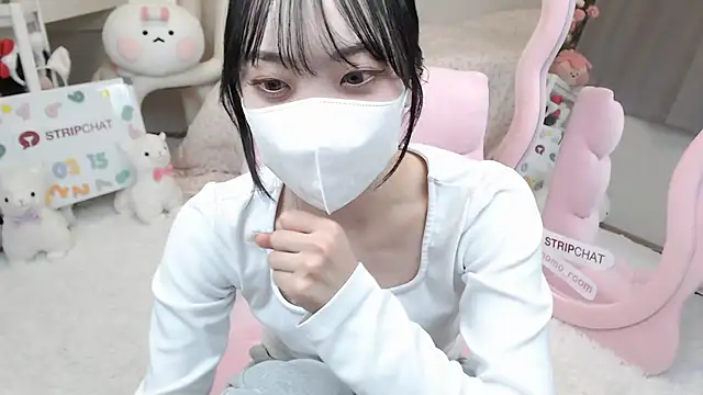 momo room online show from 15, 3, 2025