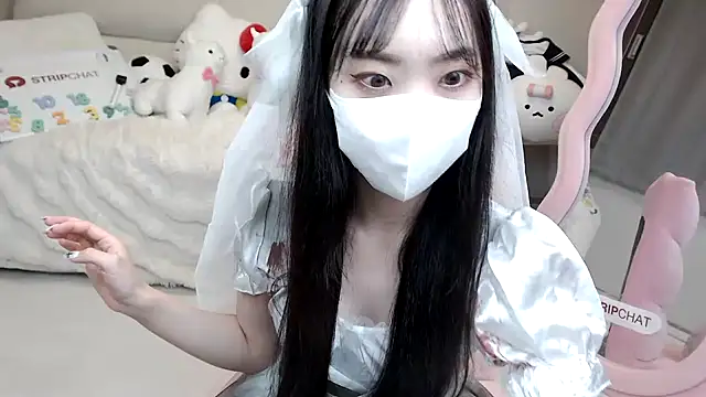 momo room online show from 18, 10, 2025