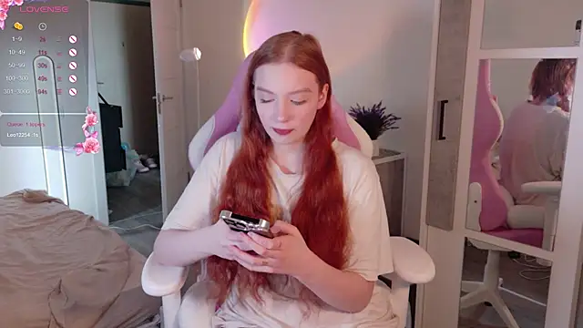 Snapshot of cinnabon_girls chatting on 19, 10, 2025 cinnabon girls online show from 19, 10, 2025