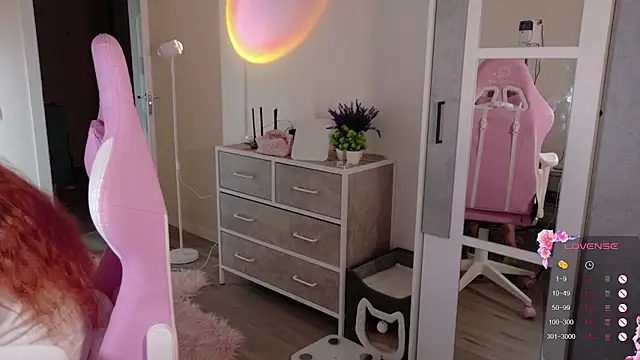 cinnabon girls online show from 13, 11, 2025