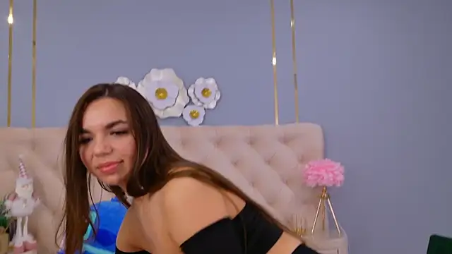 CamillaLarson online show from 19, 12, 2024