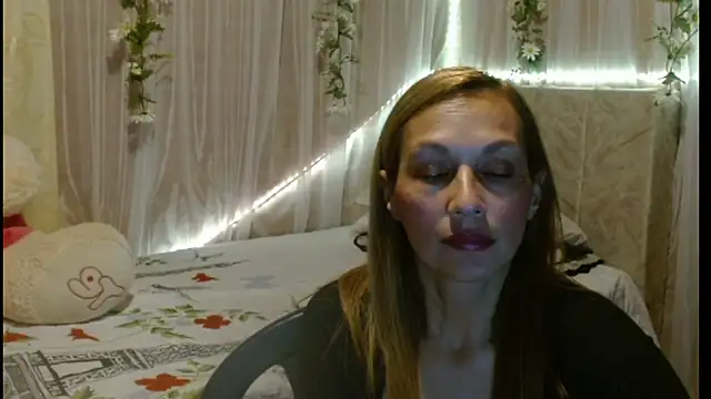 italagomez  online show from 4, 2, 2025