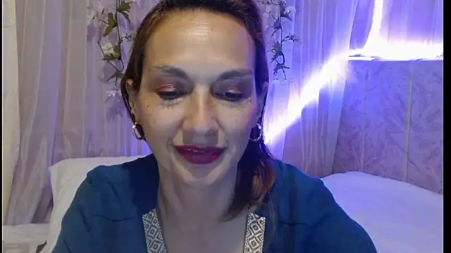 italagomez  online show from 9, 3, 2025