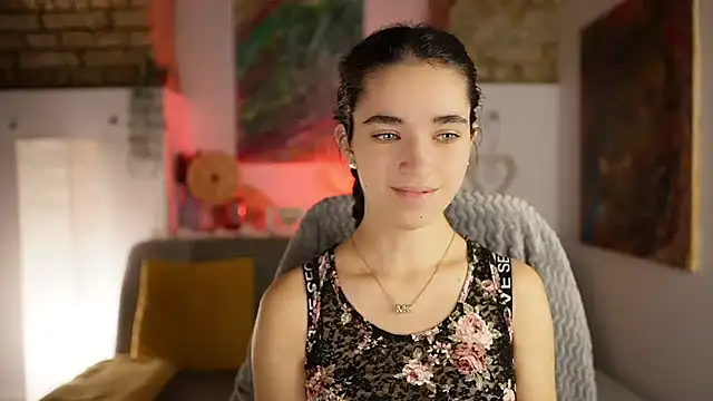 Gia Paige18 online show from 6, 12, 2024