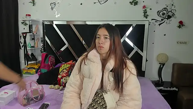 Snapshot of 1lovelygirls chatting on 25, 1, 2025 1lovelygirls online show from 25, 1, 2025
